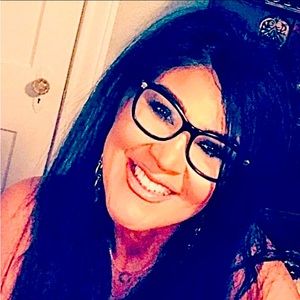 Meet your Posher, Stefanie